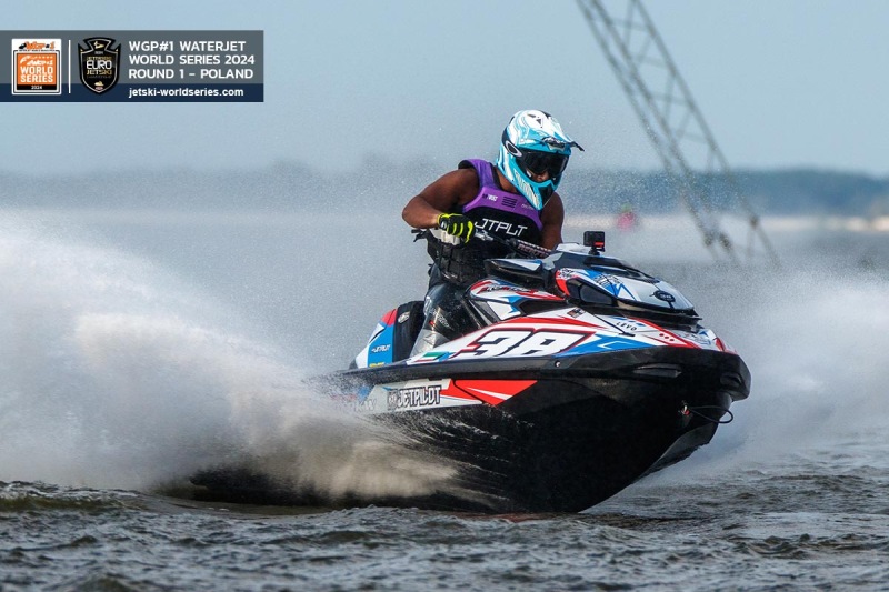 Air Kuwait Poland Jetskis800px