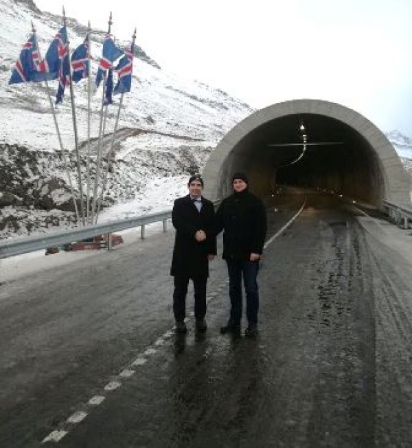 Tunel wydrążony w fiordach łączy ze sobą dwa Islandzkie miasta – Neskaupstaður i Eskifjörður