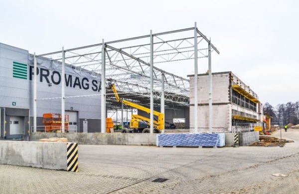 PROMAG S.A. rozpoczął rozbudowę Centrum Logistycznego w podpoznańskim Koninku. Realizacja obiektu liczącego blisko 9000 mkw. powiększy powierzchnię magazynu centralnego firmy do 17 000 mkw.